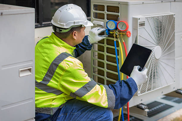 Professional Ductwork Repair technician working in Perry, MI